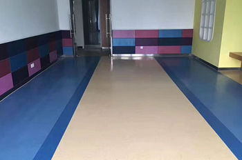 煙臺PVC塑膠地板淺談瓷磚上怎么鋪地板